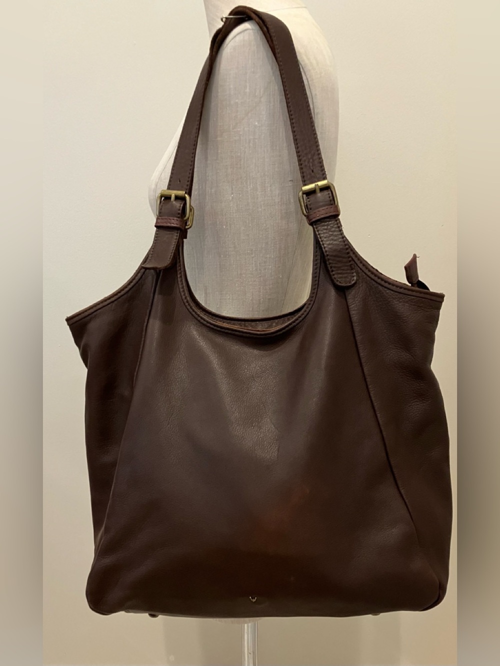 VILENCA HOBO BAG